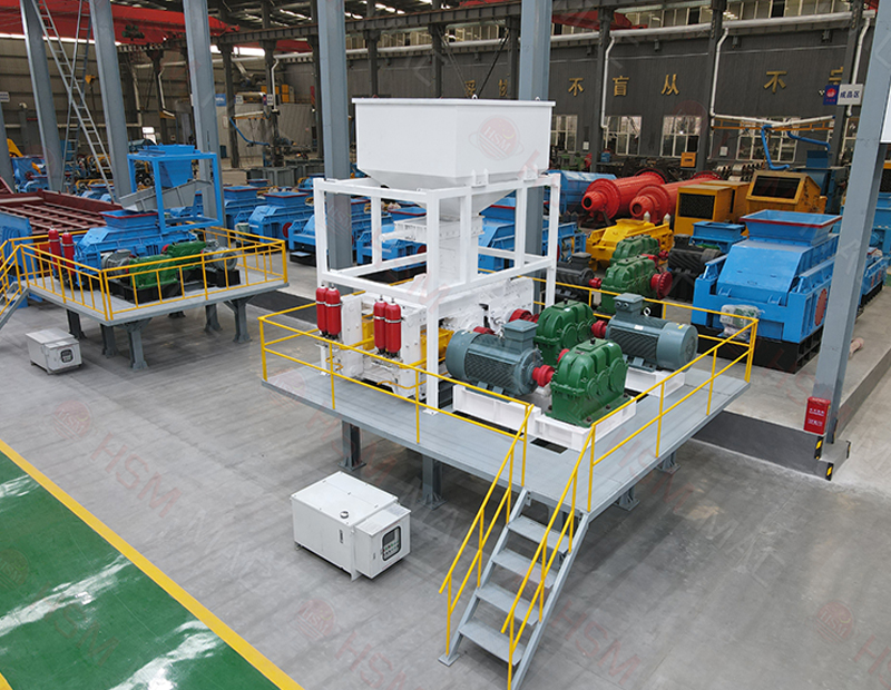 鈦鐵礦高壓輥磨機(jī)車間實(shí)拍